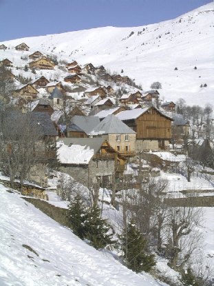 Chalet La Source and Villard Reculas (155356 bytes)