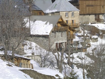 Chalet La Source in the old village (169936 bytes)