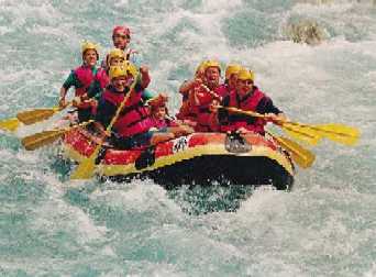 white water rafting.jpg (41257 bytes)